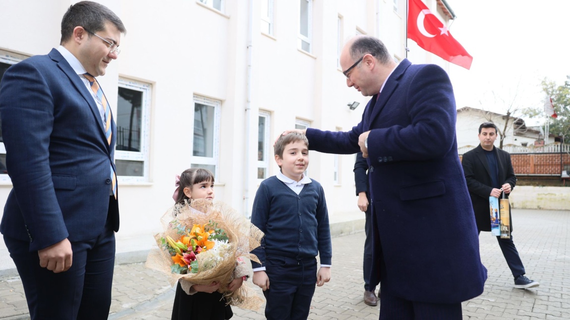 Valimiz Sayın Mehmet Fatih Serdengeçti, 6 Şubat Perşembe Günü  Yeni Binasına Taşınan Okulumuzu Ziyaret Etti